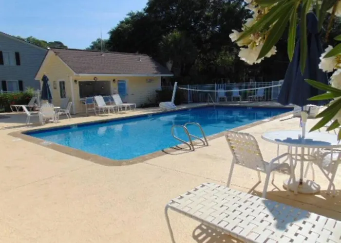 E10 Comfortable And Neat 2 Bedroom 2 Bath